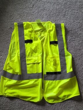 Milwaukee High-Visibility Vest